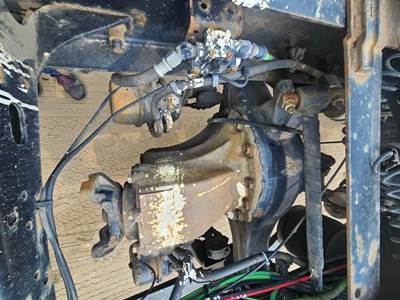 Mercedes-Benz ART400-4 Front Differential for a 2013 Freightliner Cascadia 125