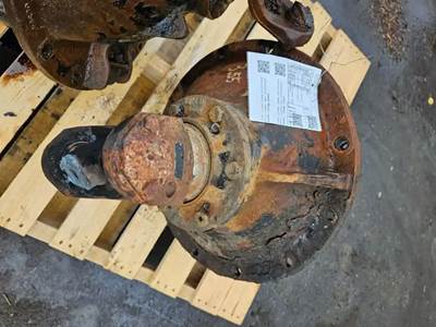 Eaton RS402 Rear Differential for a 1995 Kenworth T800