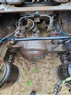 Meritor-Rockwell RT40-145 Rear Differential for a 2005 Freightliner Columbia 120