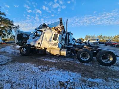 Freightliner Cascadia 125 Right Door