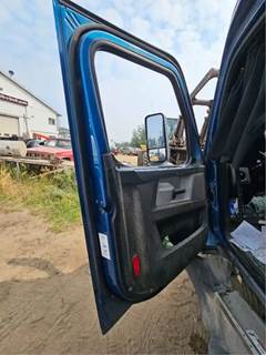 Freightliner Cascadia 126 Left Door
