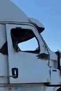 Freightliner Cascadia 126 Right Door