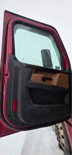 Freightliner Cascadia 126 Left Door