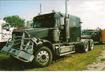 Freightliner FLD120 Classic Left Door for a 2003 Freightliner CLASSIC