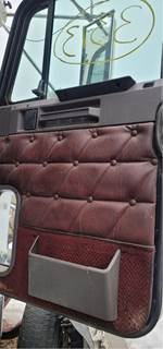 Freightliner FLD120 Classic Right Door for a 2004 Freightliner Classic 120