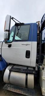 International WorkStar 7400 Left Door