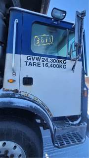 Mack MRU613 Right Door