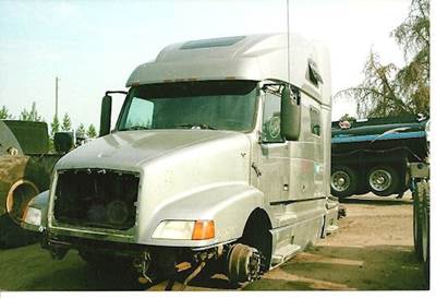 Volvo VNL64T Left Door