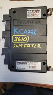 Freightliner Cascadia 126 Engine Control Module (ECM)