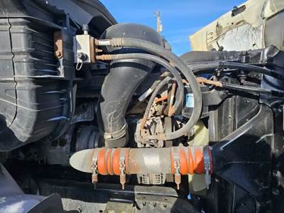 Detroit DD13 Engine for a 2015 Freightliner Cascadia 113