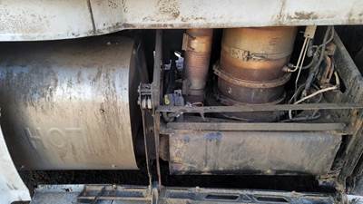 Freightliner Cascadia 125 Exhaust Pipe