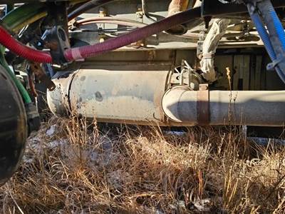 Freightliner Cascadia 125 Exhaust Pipe