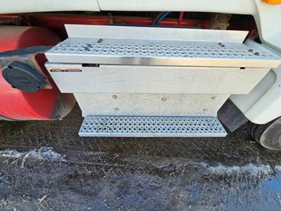 International LT625 Exhaust Pipe