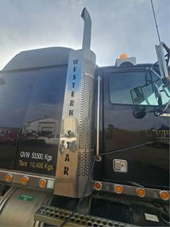 Western Star 4900FA Exhaust Pipe for a 2004 Western Star 4900 FA