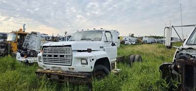 Ford F-800 Fender for a 1983 Ford F800
