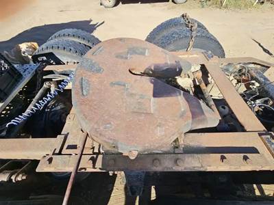 Fontaine NA Fifth Wheel for a 1996 Freightliner FLD112