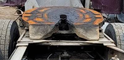 Holland 5" Fifth Wheel for a 2008 Peterbilt 388