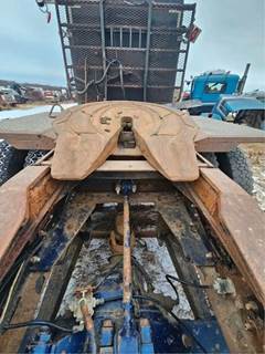 Holland 5" Fifth Wheel for a 1996 Western Star 4900