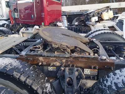 Holland AIR SLIDE Fifth Wheel for a 2018 Peterbilt 579