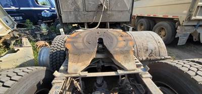 Holland Fifth Wheel for a 2016 Freightliner Cascadia 125