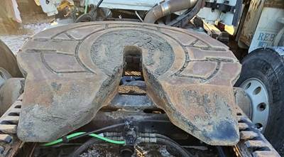 Holland Fifth Wheel for a 2018 Freightliner Cascadia 125