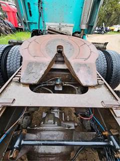 Holland Fifth Wheel for a 2005 Freightliner Columbia 120