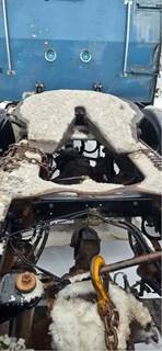 Holland STATIONARY Fifth Wheel for a 2004 Peterbilt 379