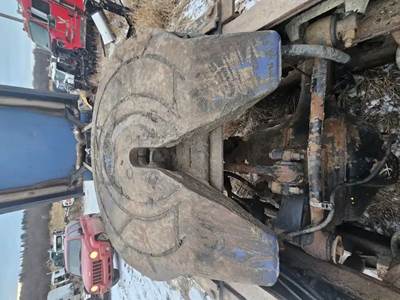 Holland T800B Fifth Wheel for a 2004 Kenworth T800B