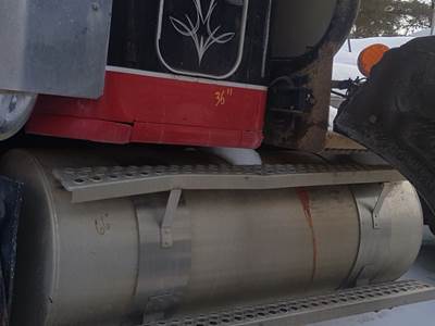 Kenworth T880 Fuel Tank Strap / Bracket