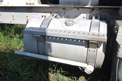 Ford Right Fuel Tank for a 2007 Ford STERLING