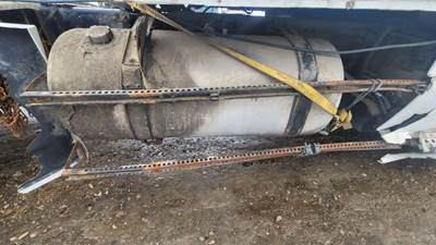 Freightliner Cascadia 126 Right Fuel Tank