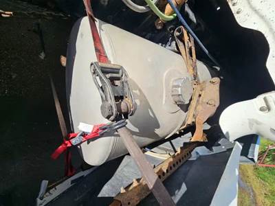 Freightliner Cascadia 126 Right Fuel Tank