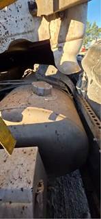 Freightliner Cascadia 126 Right Fuel Tank