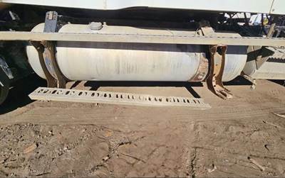 Freightliner FLD112 Right Fuel Tank