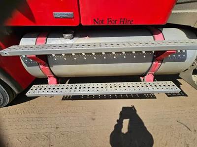 Freightliner M2 112 Left Fuel Tank for a 2008 Freightliner M2 112 Medium Duty