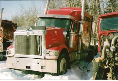 International 9900i Left Fuel Tank