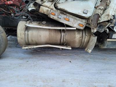 International 9900i Left Fuel Tank