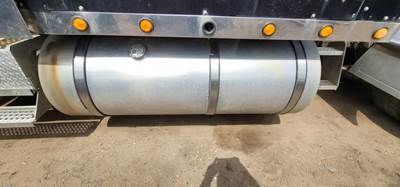 International 9900i Right Fuel Tank