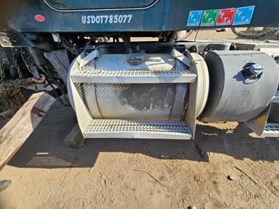 Peterbilt 367 Left Fuel Tank