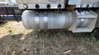Peterbilt 378 Right Fuel Tank