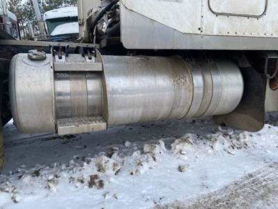 Peterbilt 388 Right Fuel Tank