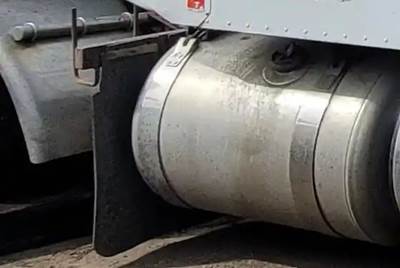 Peterbilt 389 Right Fuel Tank