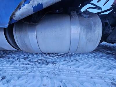 Peterbilt 389 Right Fuel Tank