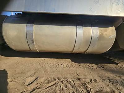 Peterbilt 389 Right Fuel Tank