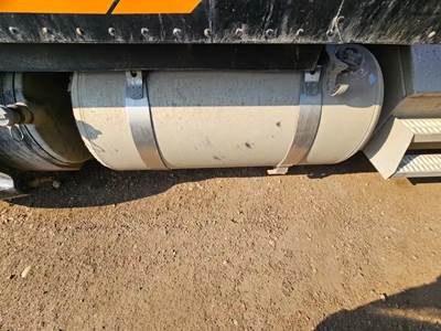 Peterbilt 579 Left Fuel Tank