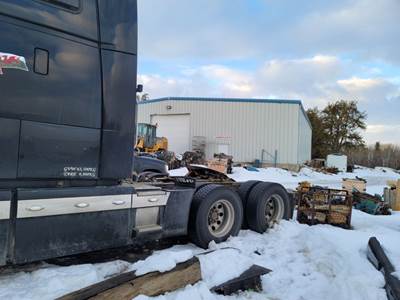 Volvo VNL Left Fuel Tank