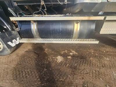Western Star 4900FA Left Fuel Tank for a 2004 Western Star 4900 FA