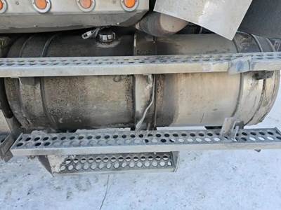 Western Star 4900FA Left Fuel Tank for a 2022 Western Star 4900 FA