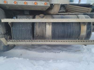 Western Star 4900SA Left Fuel Tank for a 2015 Western Star 4900 SA