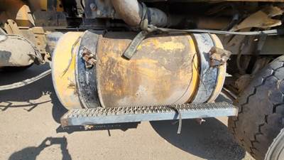 Western Star 4900SA Right Fuel Tank for a 2004 Western Star 4900 SA